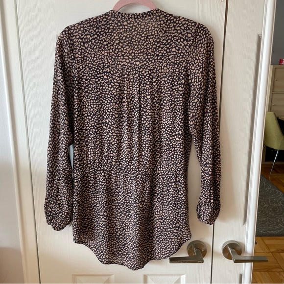 Animal print light button down blouse Sz M - Picture 6 of 6